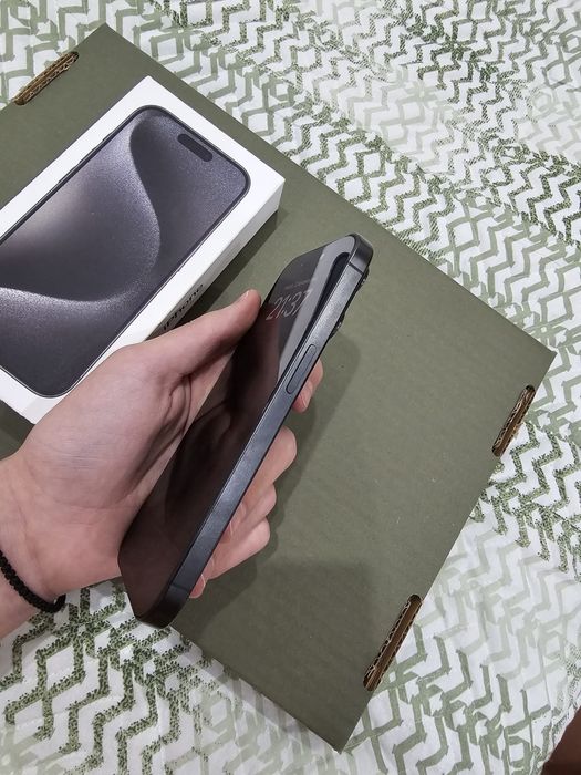 Vand iphone 15 pro 128 GB black titanium