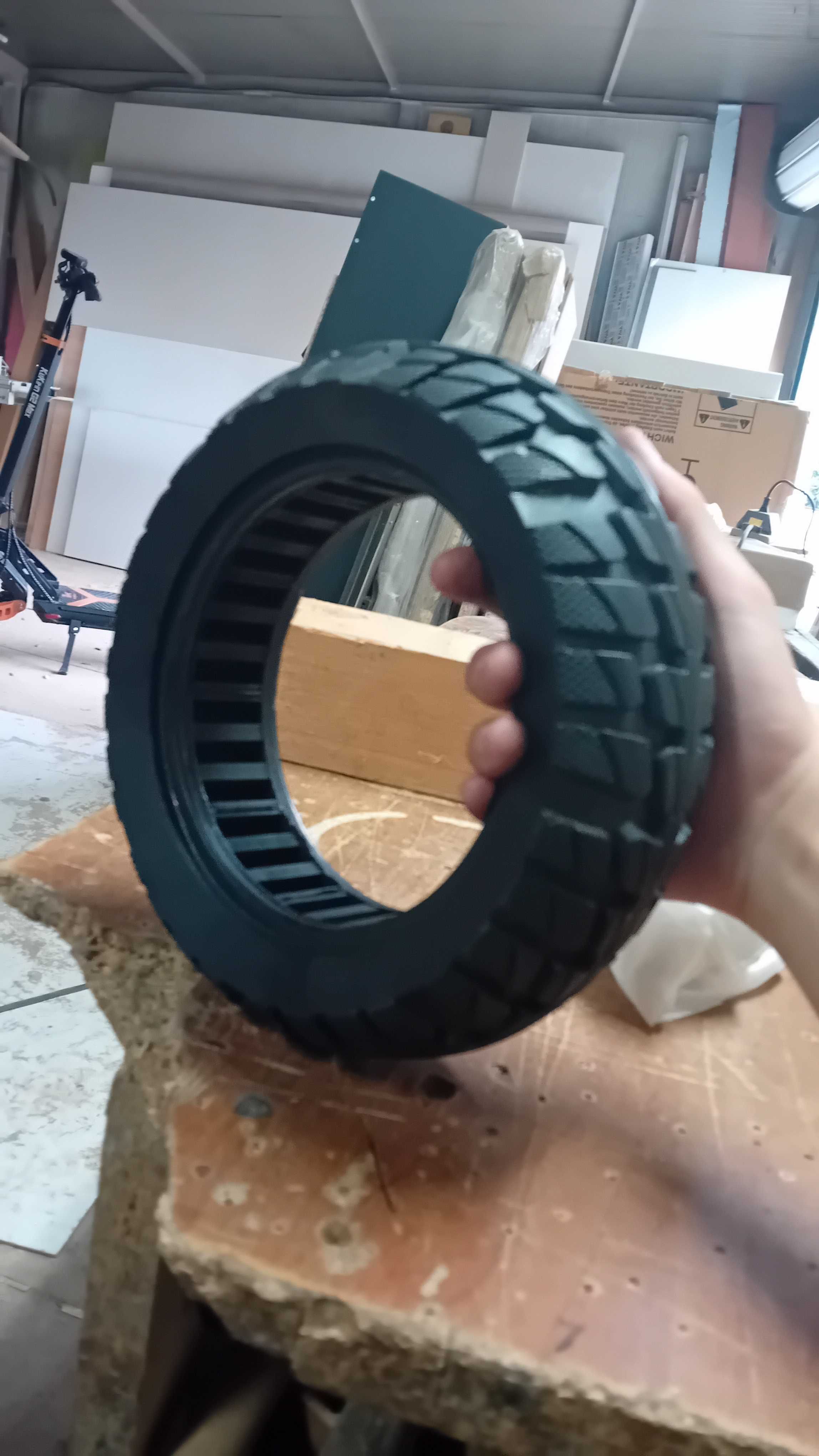 Безкамерна гума 10×2.70 за ел.тротинетки Kugoo Kirin G2 Max