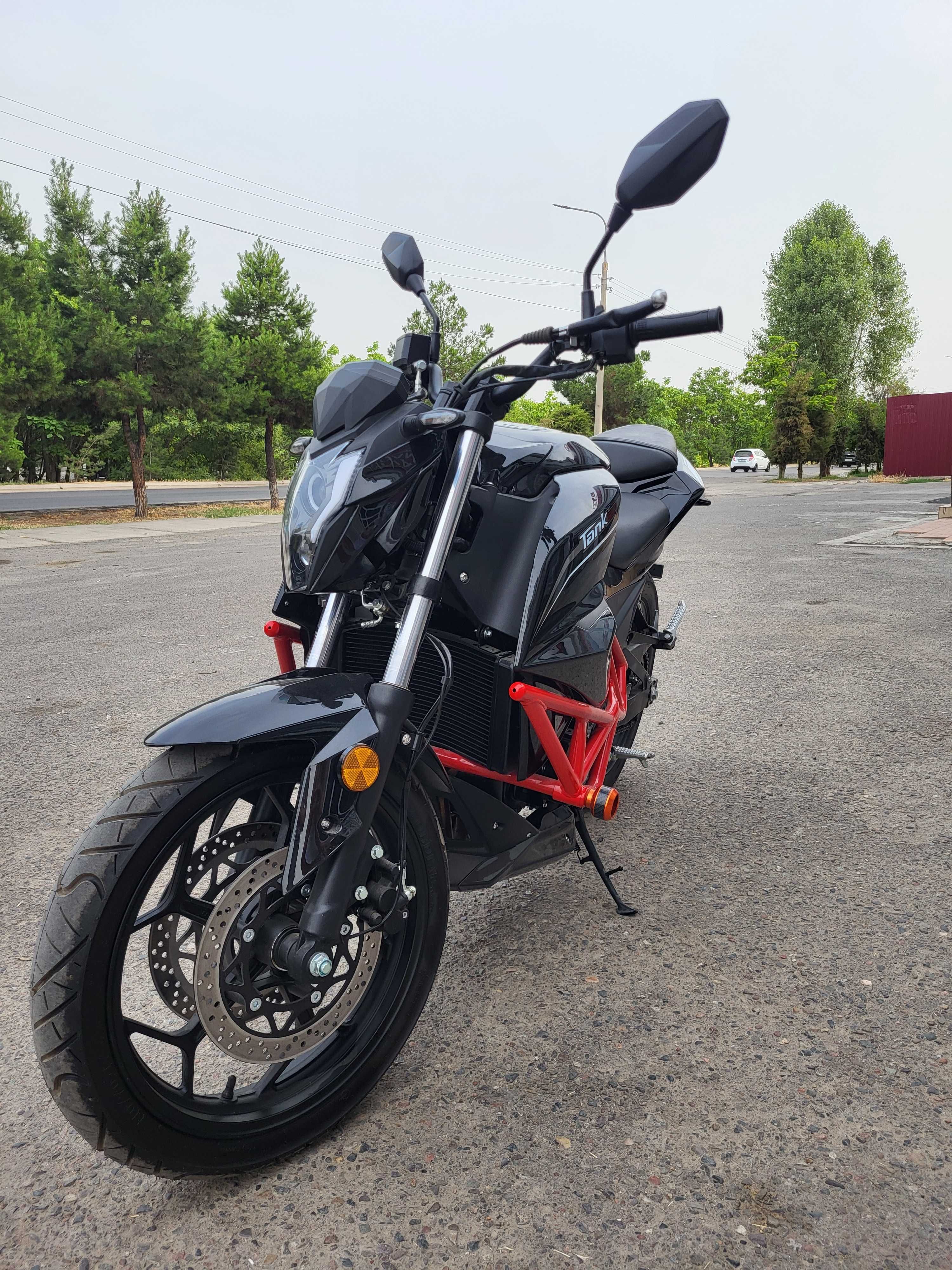 Мотоцикл Huracan 400rr street fighter