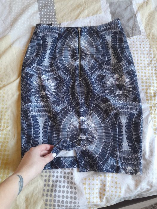 Пола  N&M има еластичност  в сиво