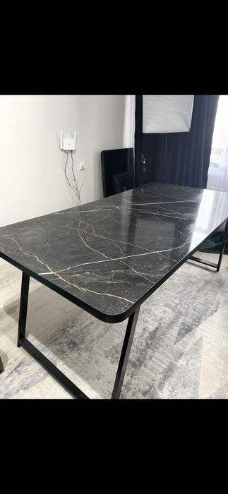 Стол большой  для зала, гостиной, большой кухни