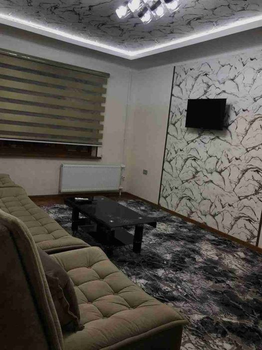 Ganga G'ofur Gulom metro yonida