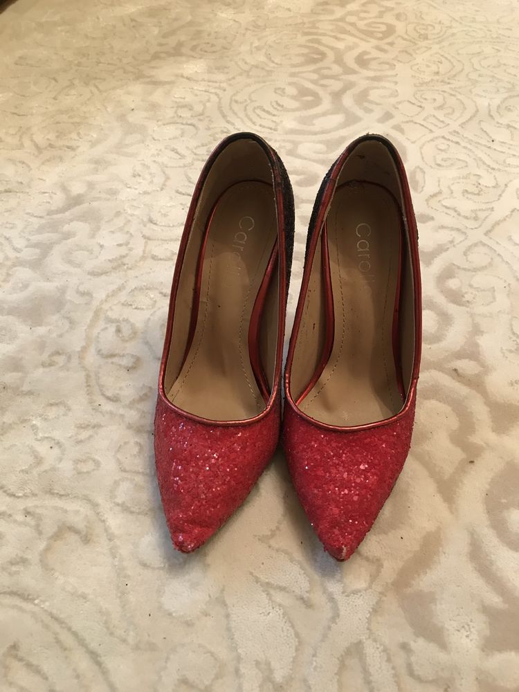 Pantofi rosii cu sclipici