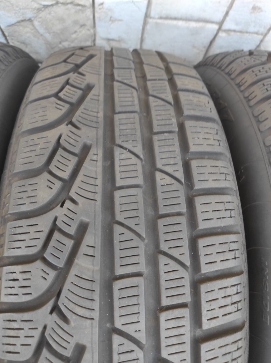 Зимни гуми Pirelli 205/65/17 Sottozero 2