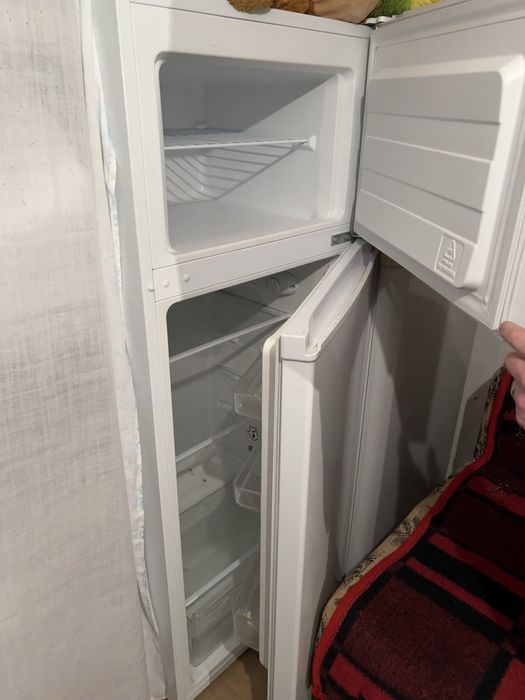 Frigidere Candy si Indesit (se pot vinde separat)