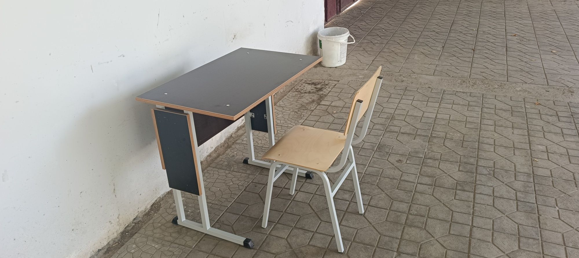 Стол стулья для учебы