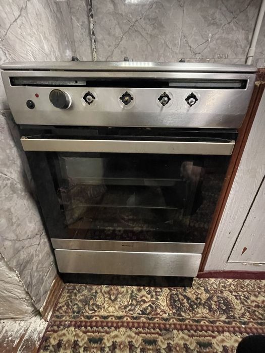 Продам газ плиту Hansa