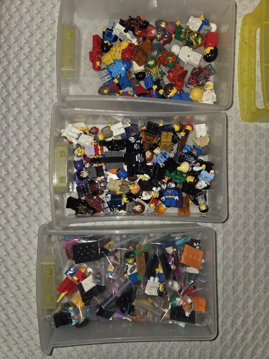 Lego din serii de minifigurine marvel castle medievale etc