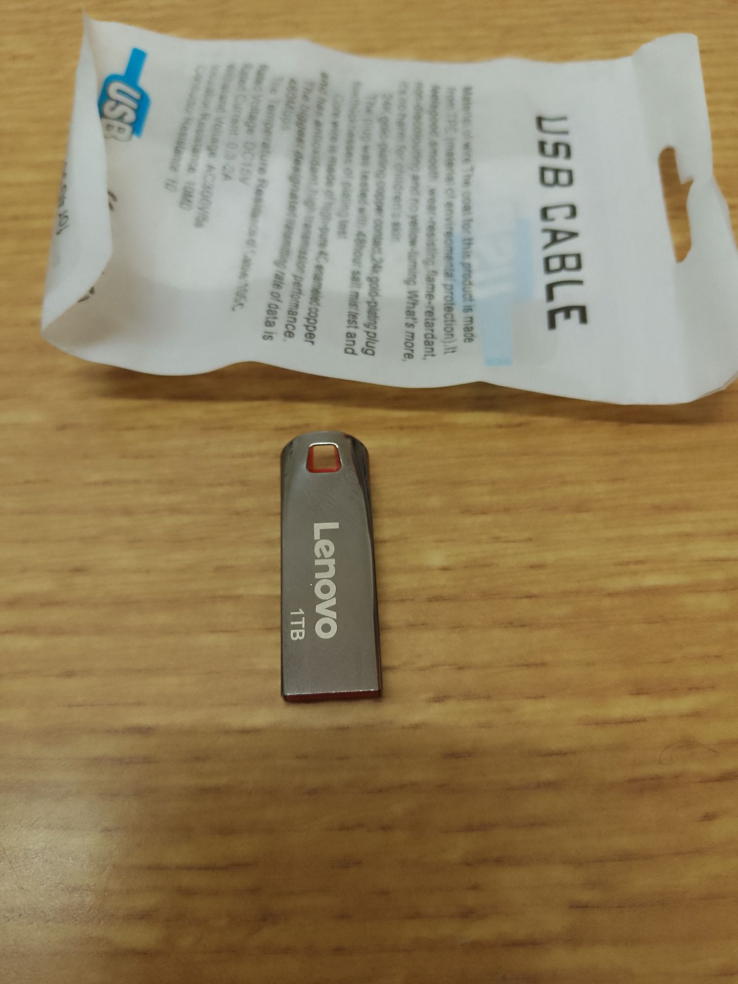 Stick USB 1 TB Lenovo nou