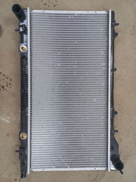 Продам радиатор на субару форестер 2.