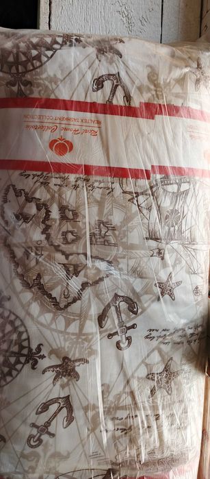 Materiallar yangi, metri etiketikasida yozilgan.