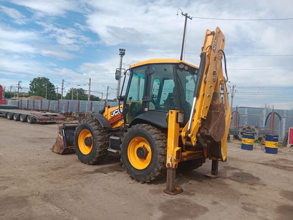 Vând buldoexcavator jcb 4cx