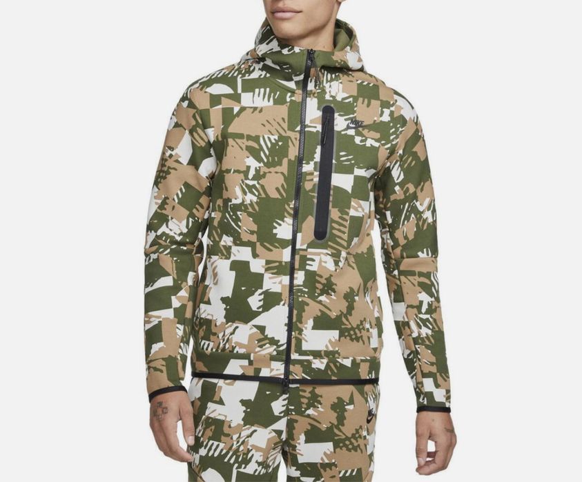 Мъжки комплект Nike Tech Fleece Camo Rough Green Bone - размер S