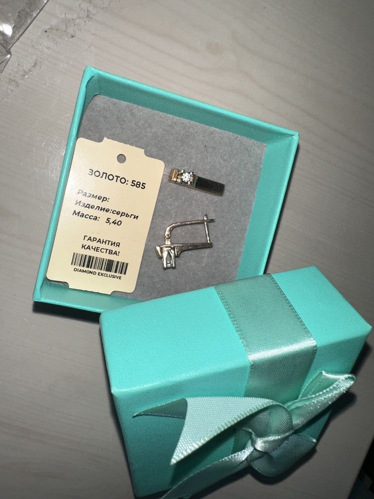 Продам серьги 5.4гр