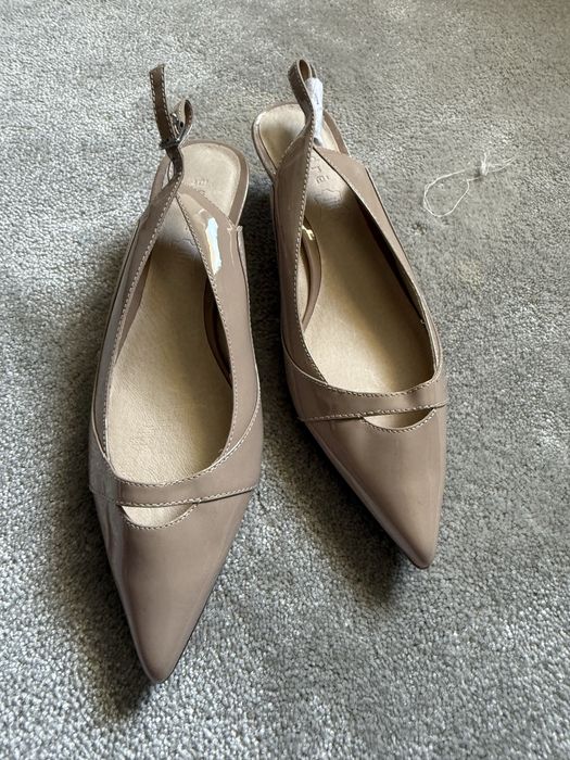 Pantofi noi Andre din piele naturala 36