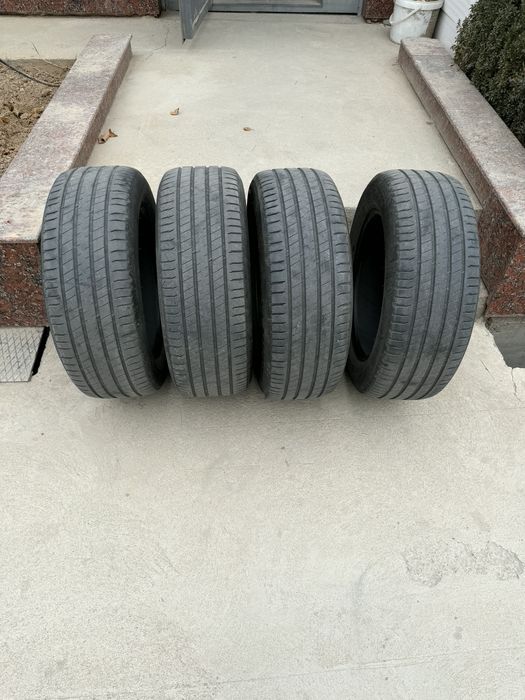 Michelin Latitude 235/60R20