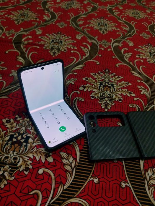 Самсунг Z Flip 3 128 gb обмен или продам
