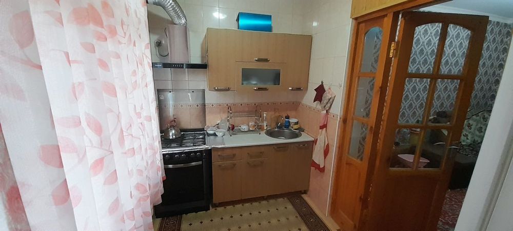 Qora su6 da 3 xonali uy sotiladi.