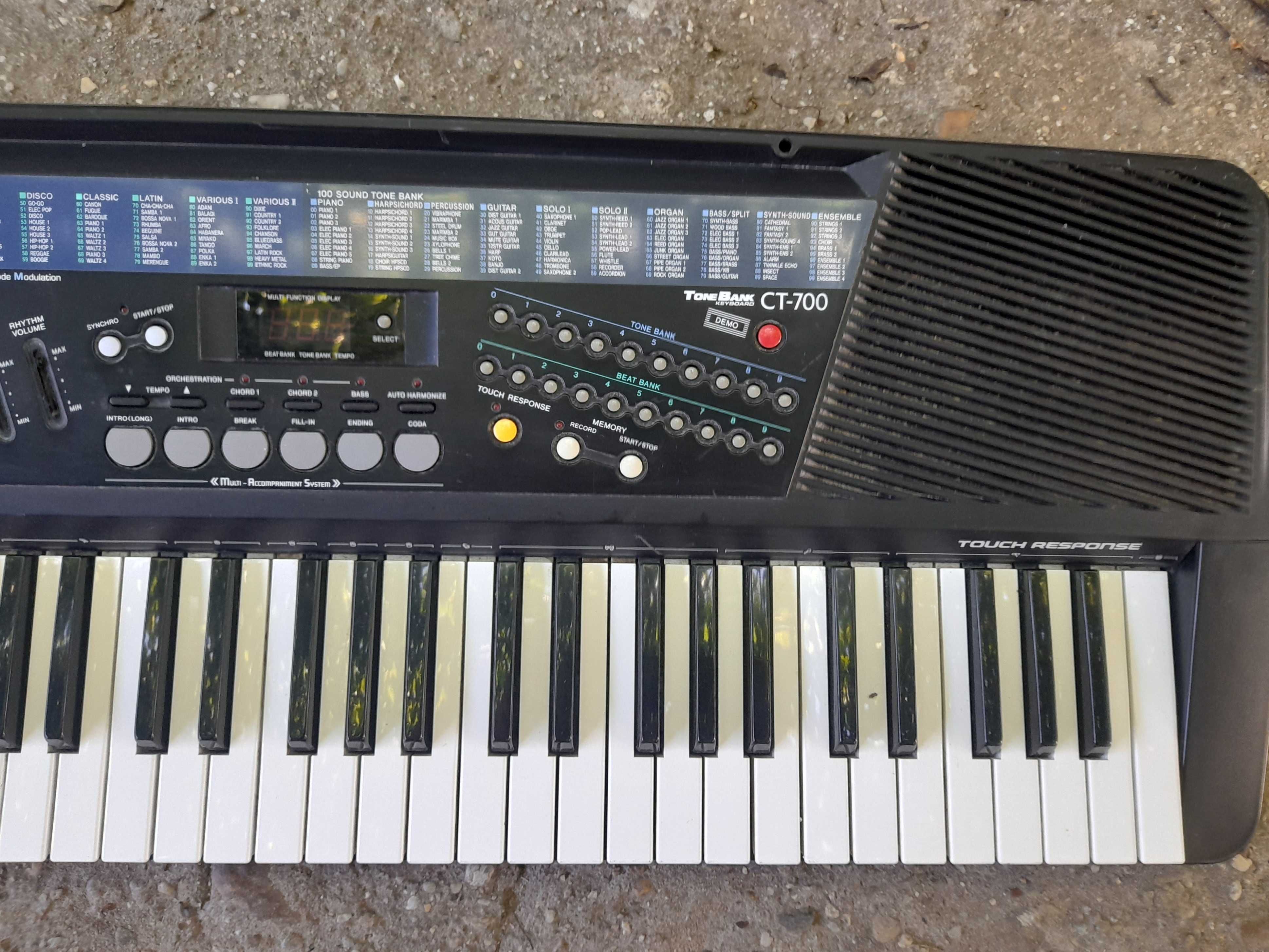 orga electronica Casio CT-700