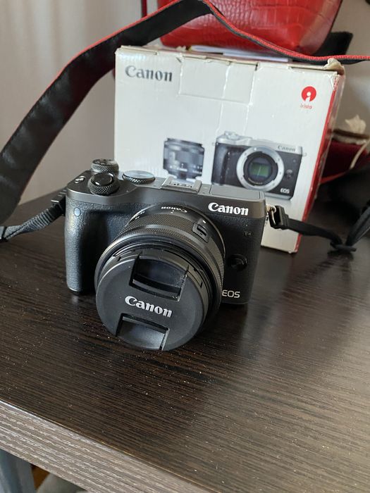 Продам фотоаппарат Canon m6