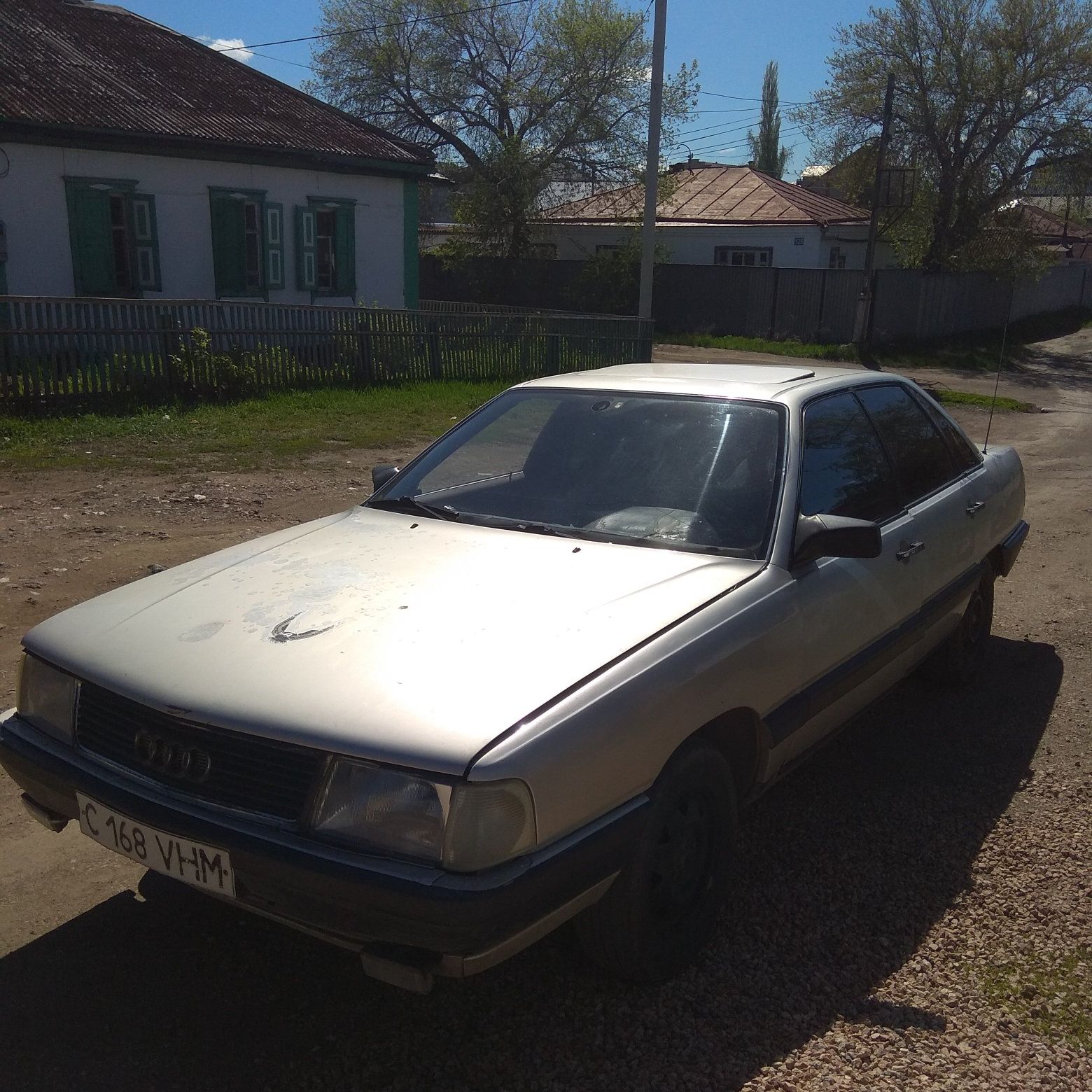 Продам Audi 100 83 года