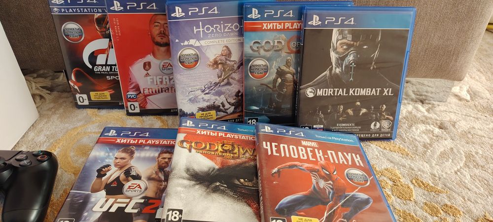 PlayStation 4 slim 1TR Black