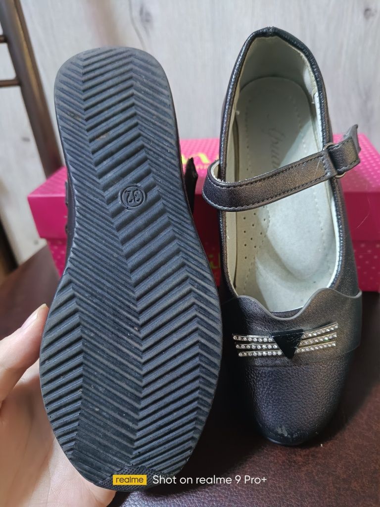 Туфли для девочки 32р