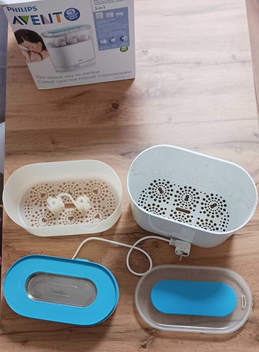 Стерилизатор Avent и подарък възглавница за кърмене Loreli.