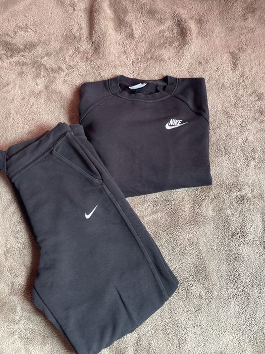 Дамски анцуг марка Nike