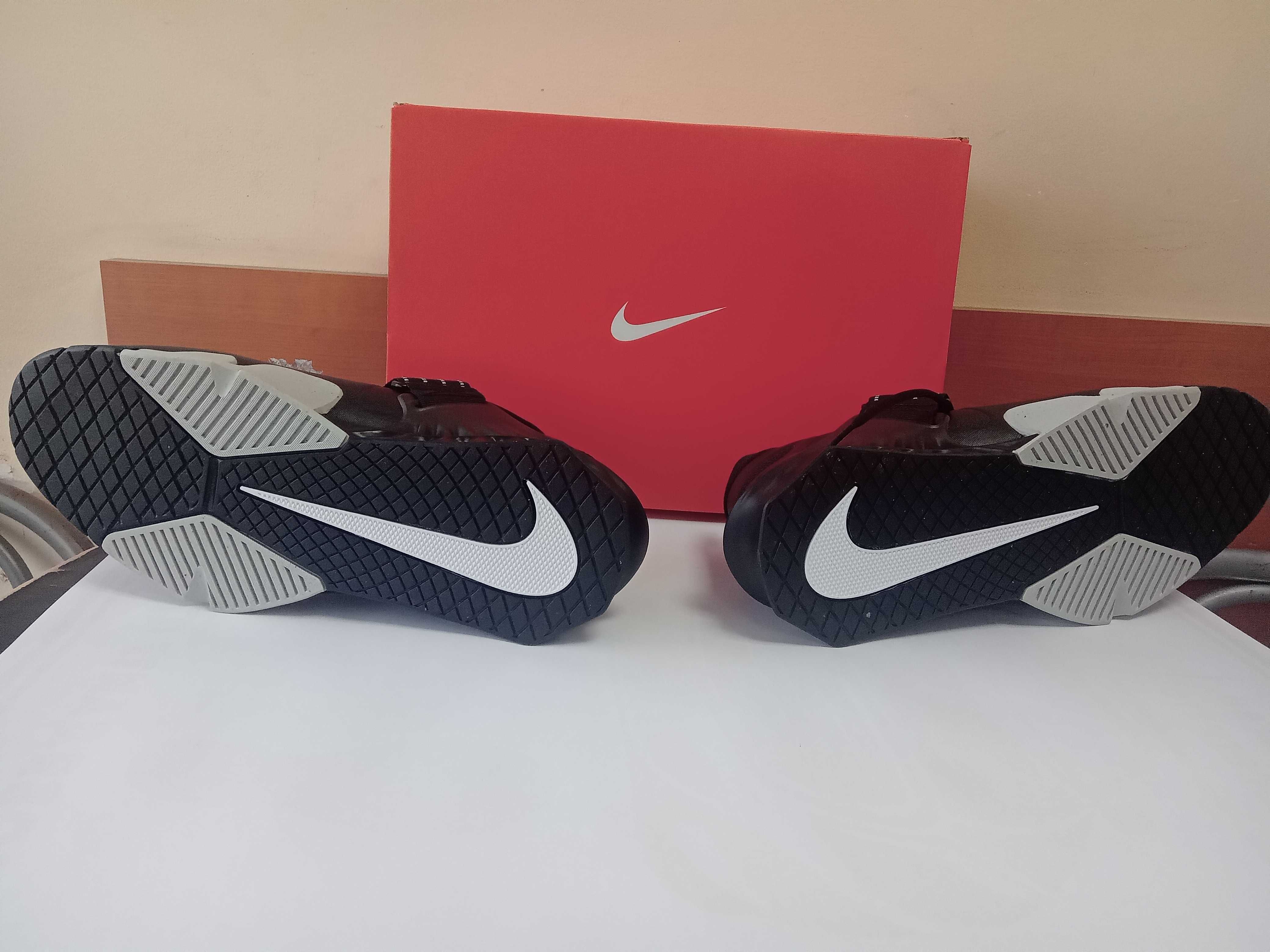 Щангети Nike Savaleos