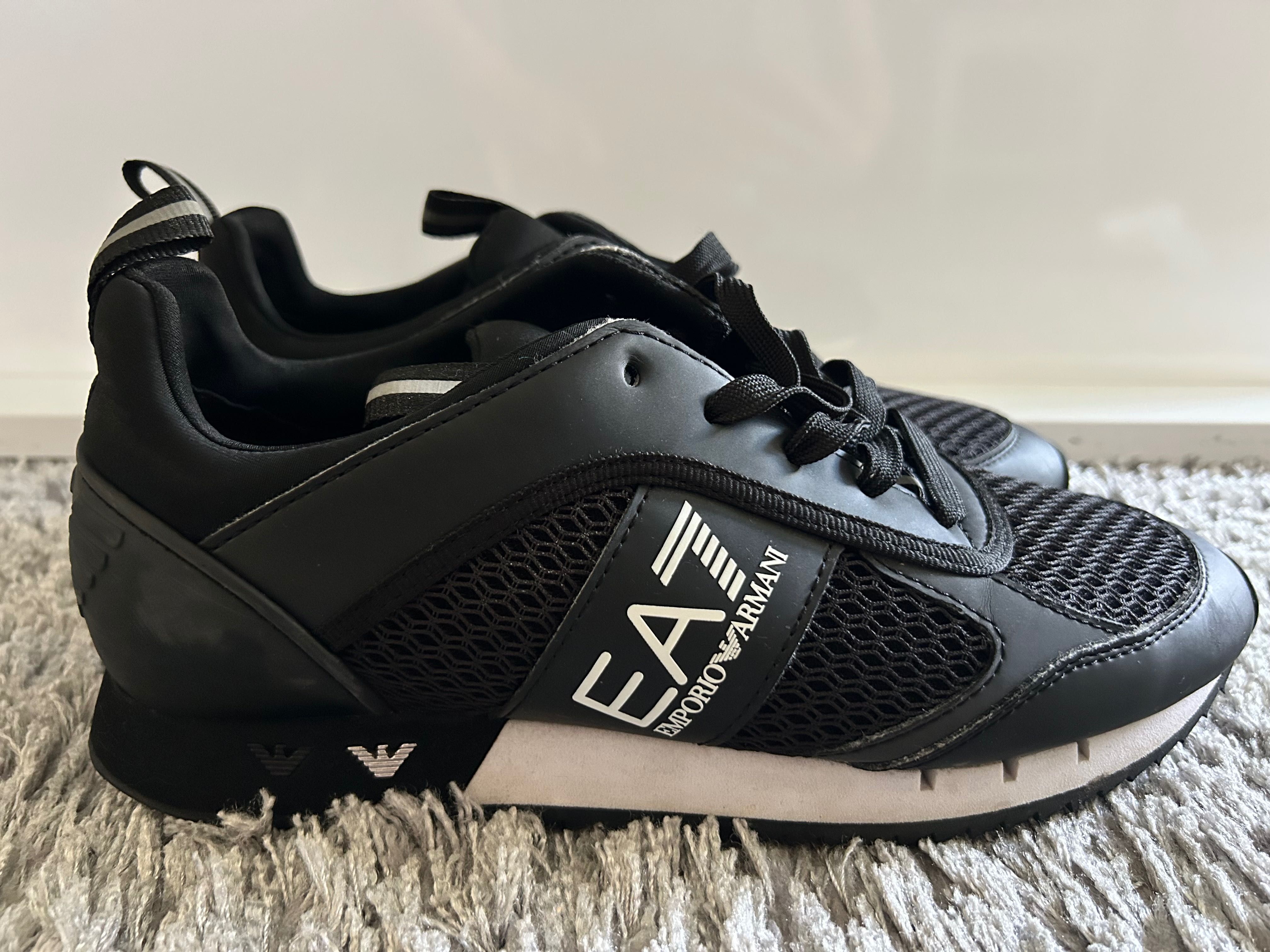 Продавам мъжки Спортни обувки ARMANI