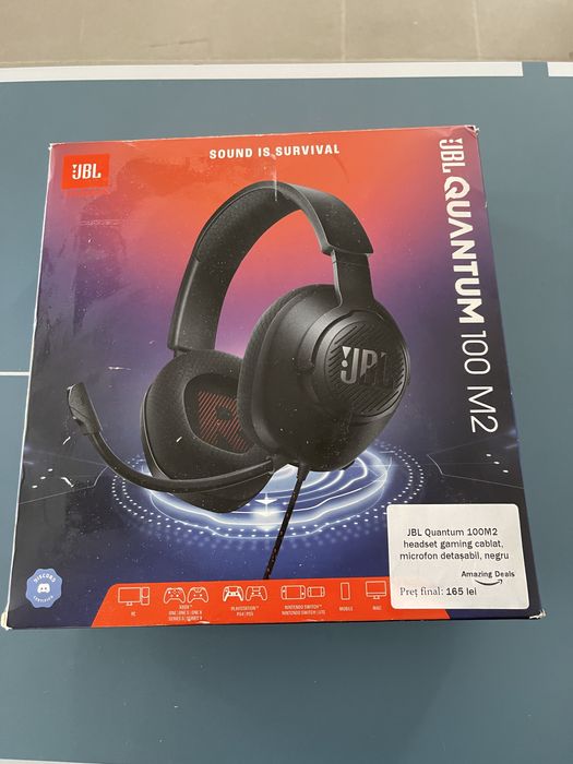 Căști profesionale JBL și Logitech Noi