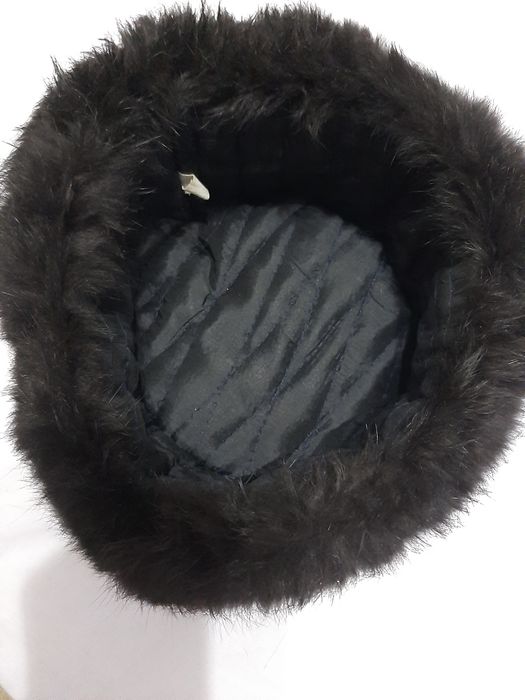 De vânzare căciulă