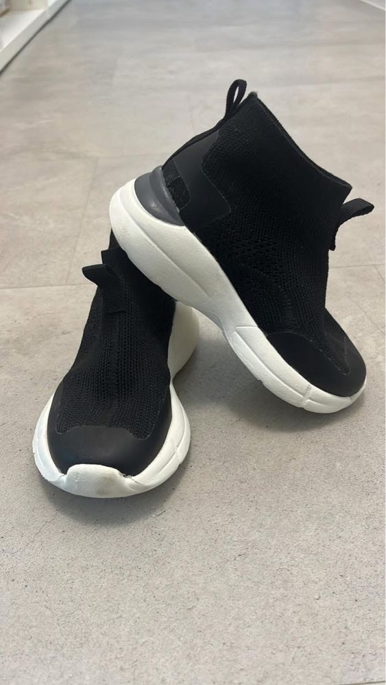 Детски обувки Biomecanics, Zara, Mango, Crocs