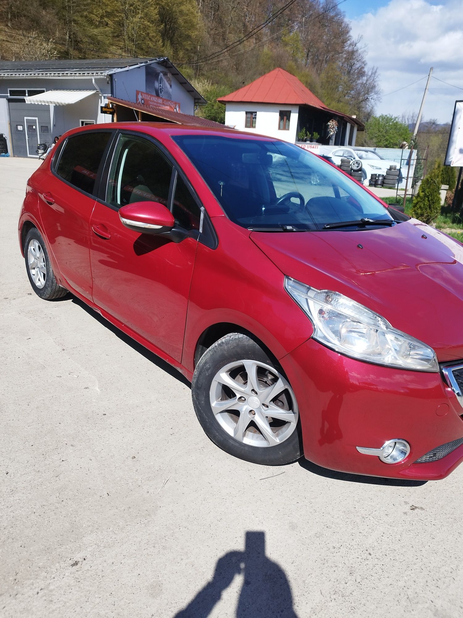 vind Peugeot 208 1,4 hdi 2014