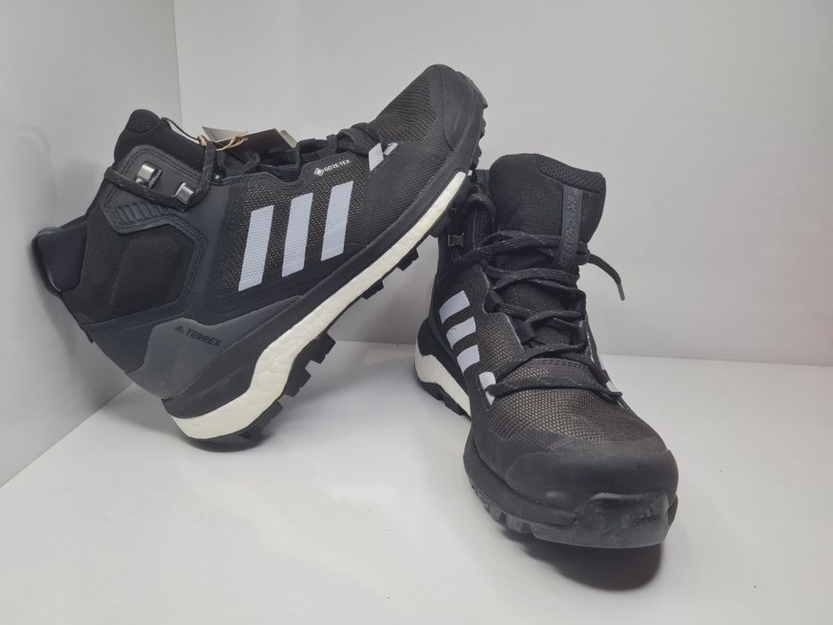 Маратонки Adidas Terrex 

Чисто нови без кутия. 

Размер 40 2/3  стелк