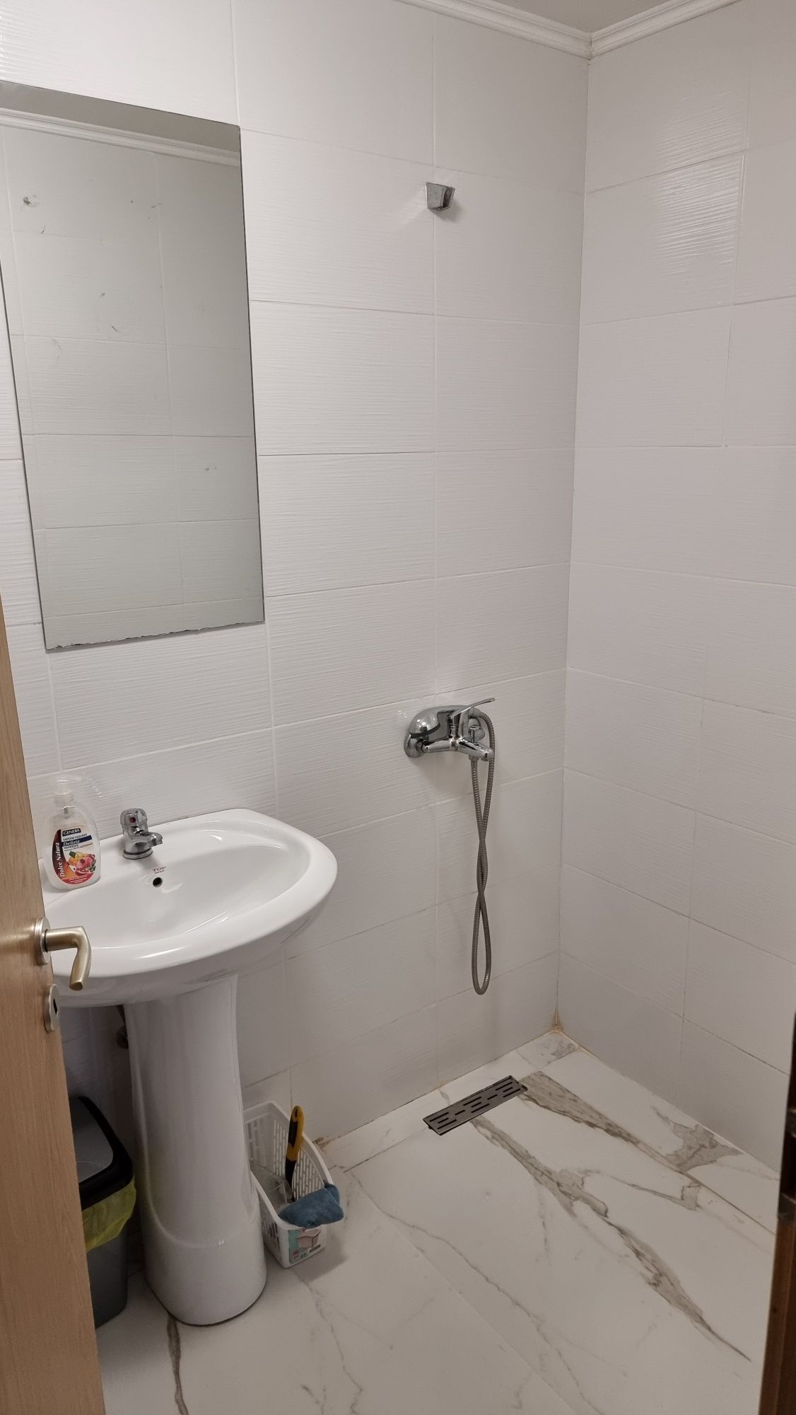 Garsoniera de închiriat