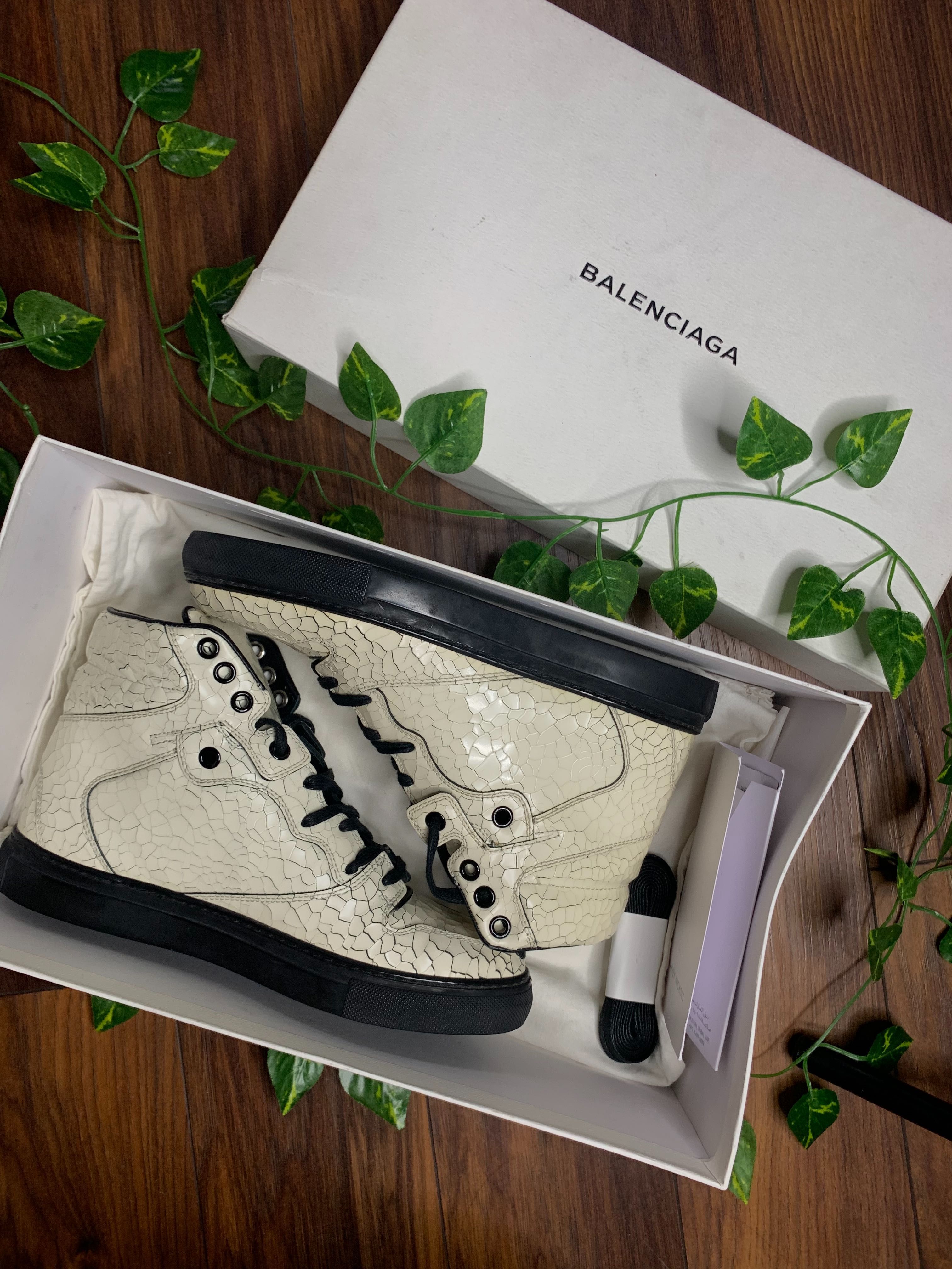 Оргинални Кецове Balenciaga Off white cracked leather.