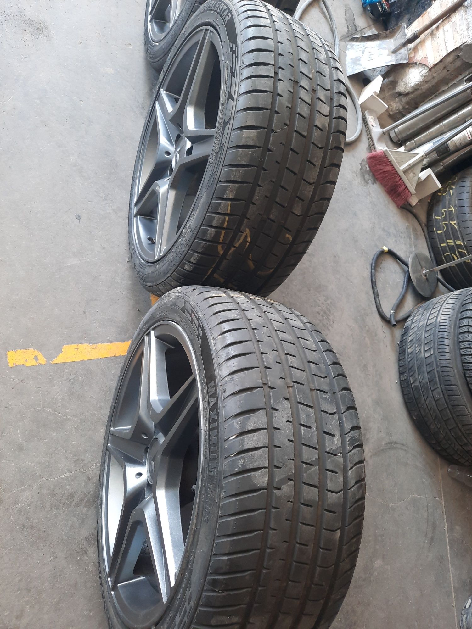 18ц . Mercedes Benz
