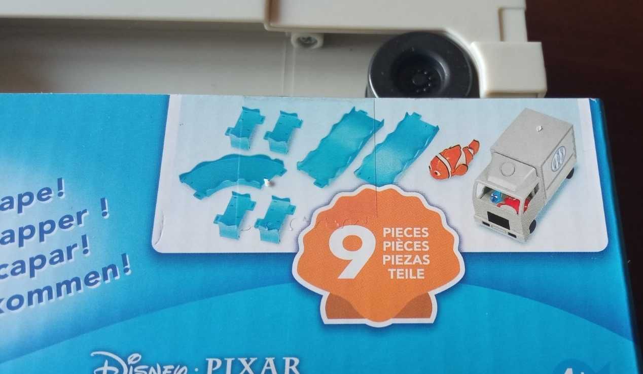 Търсене на Дори Finding Dory Swigglefish Hank Truck, Bandai