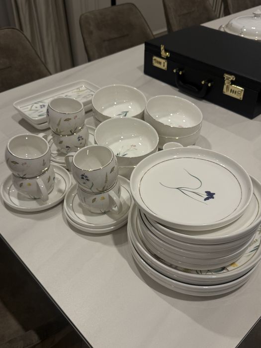 Сервиз чайно столовый