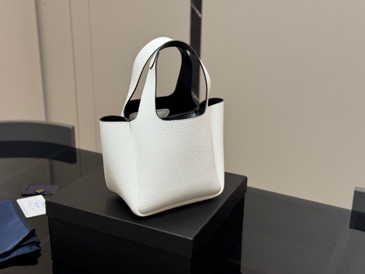 Prada Tote Bag, екокожа