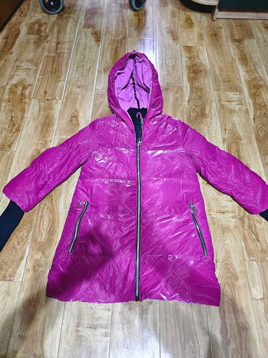 Куртка для девочки. На рост 152 см.