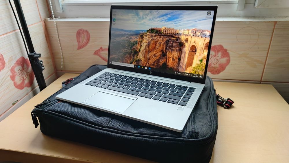 Laptop HP EliteBook 14_i5 1135G7--24GB DDR4--512GB SSD--Full Metal