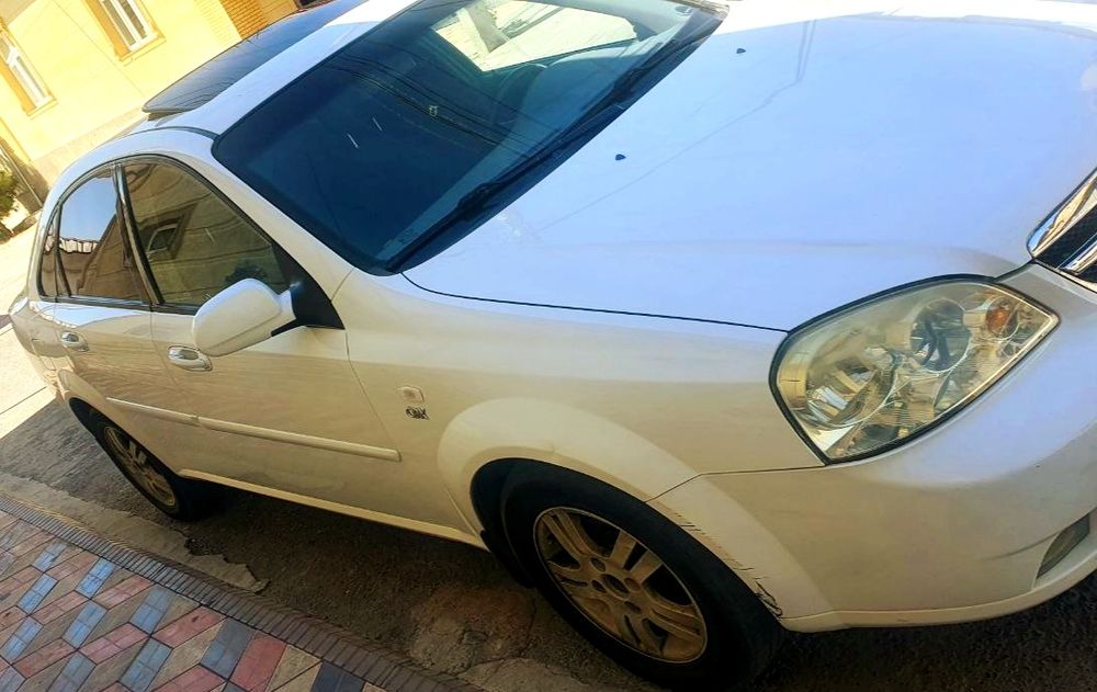 Srochna sotiladi Lacetti 2013 avtomat 1.6