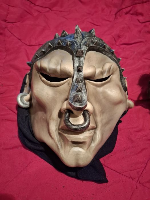 Маски за Хелоуин и книга Хари Потър