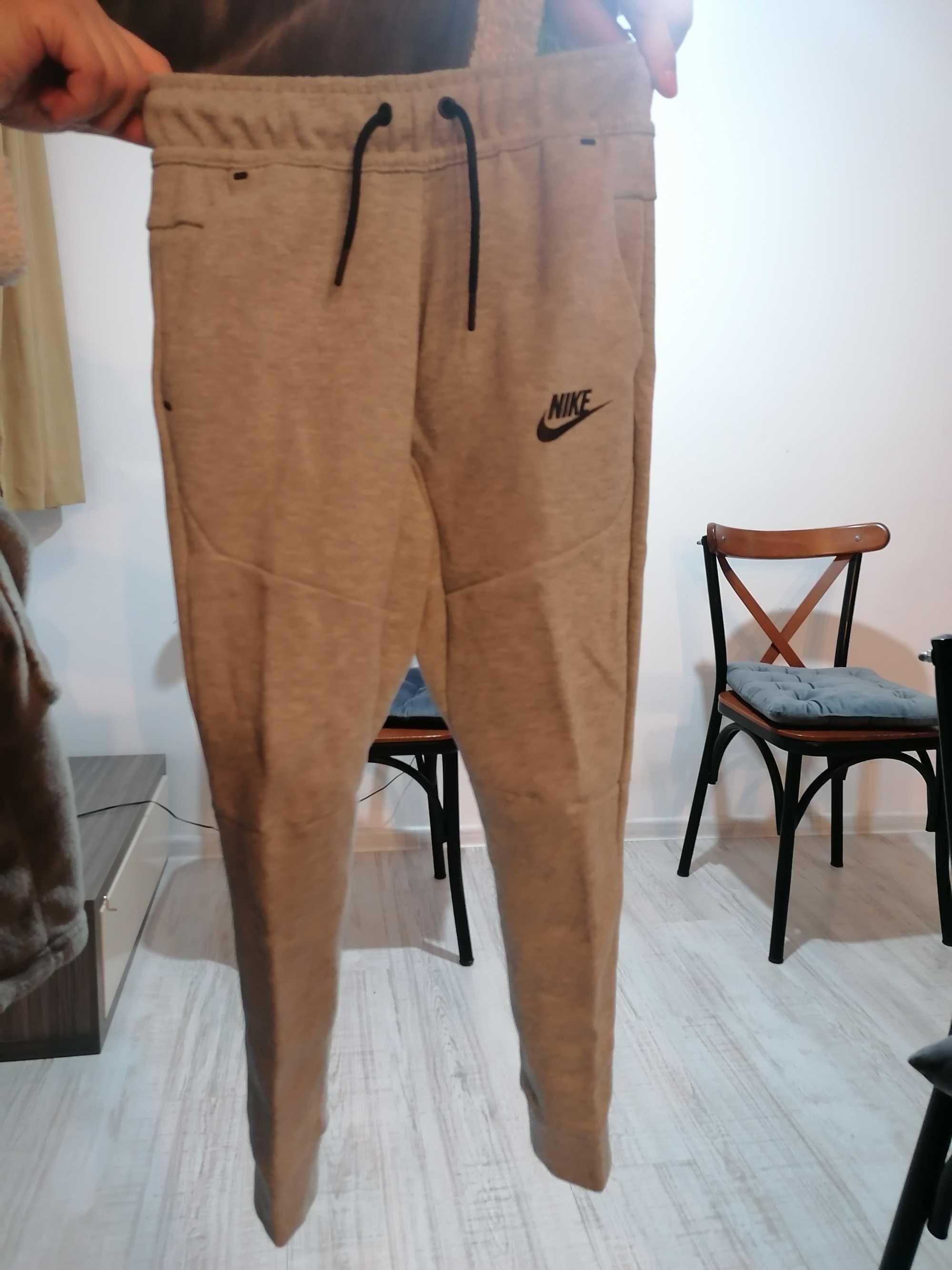 Долнище Nike tech fleece xs размер 122-128 см.