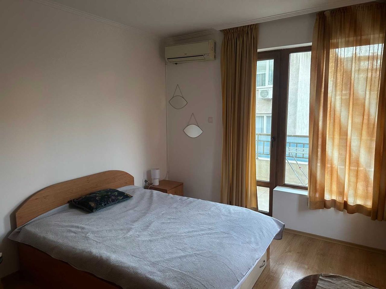 Дава се под наем Тристаен апартамент в Бургас, Център - 80 кв.м за 280.5 € - Снимка #11