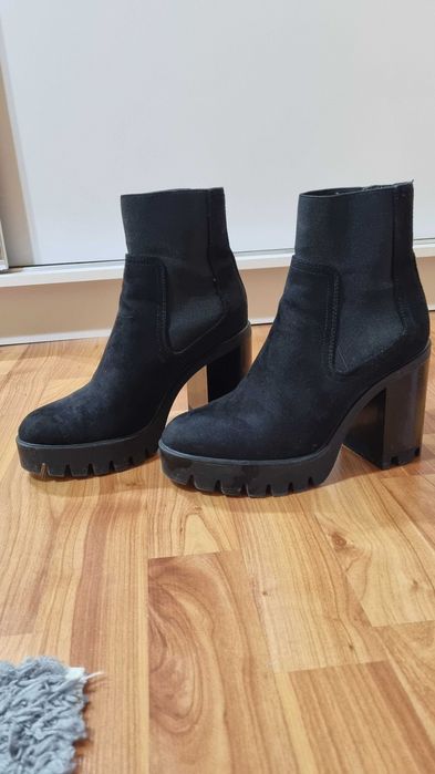 Botine  Bershka 38
