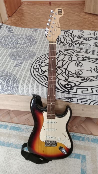 Электро гитара Aileen  продам или обмен только на телефон